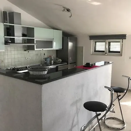 Apartment Iva Brodarica (Sibenik-Knin)