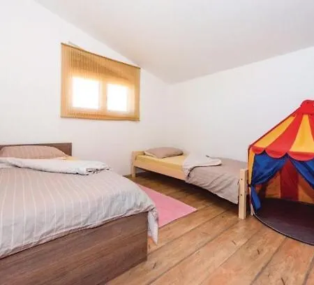 Apartman Iva *