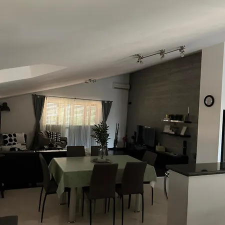 Iva Apartment *
