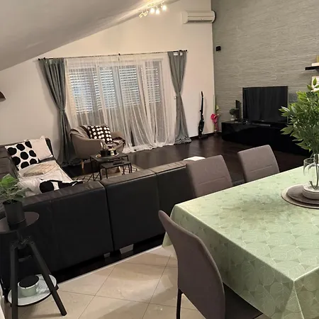 Apartment Iva *